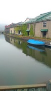 北海道の観光名所「小樽運河」です。海産物を食べました。